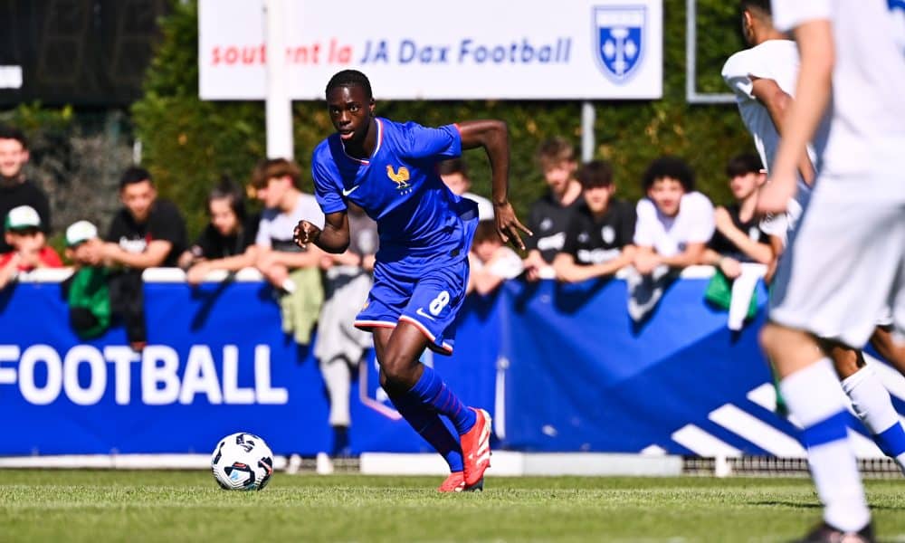 Le jeune milieu de l'ASSE Paul Eymard, en action avec les U17 de l'équipe de France.