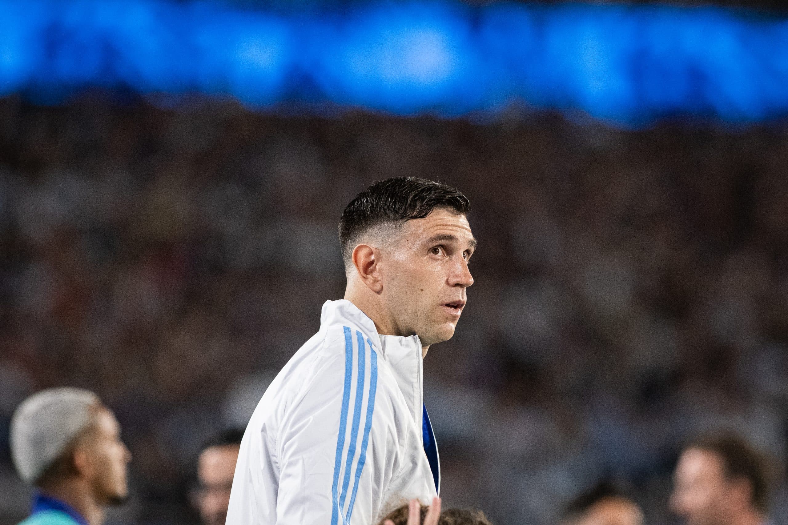 Le gardien argentin Emiliano Martinez avant le match contre le Brésil.