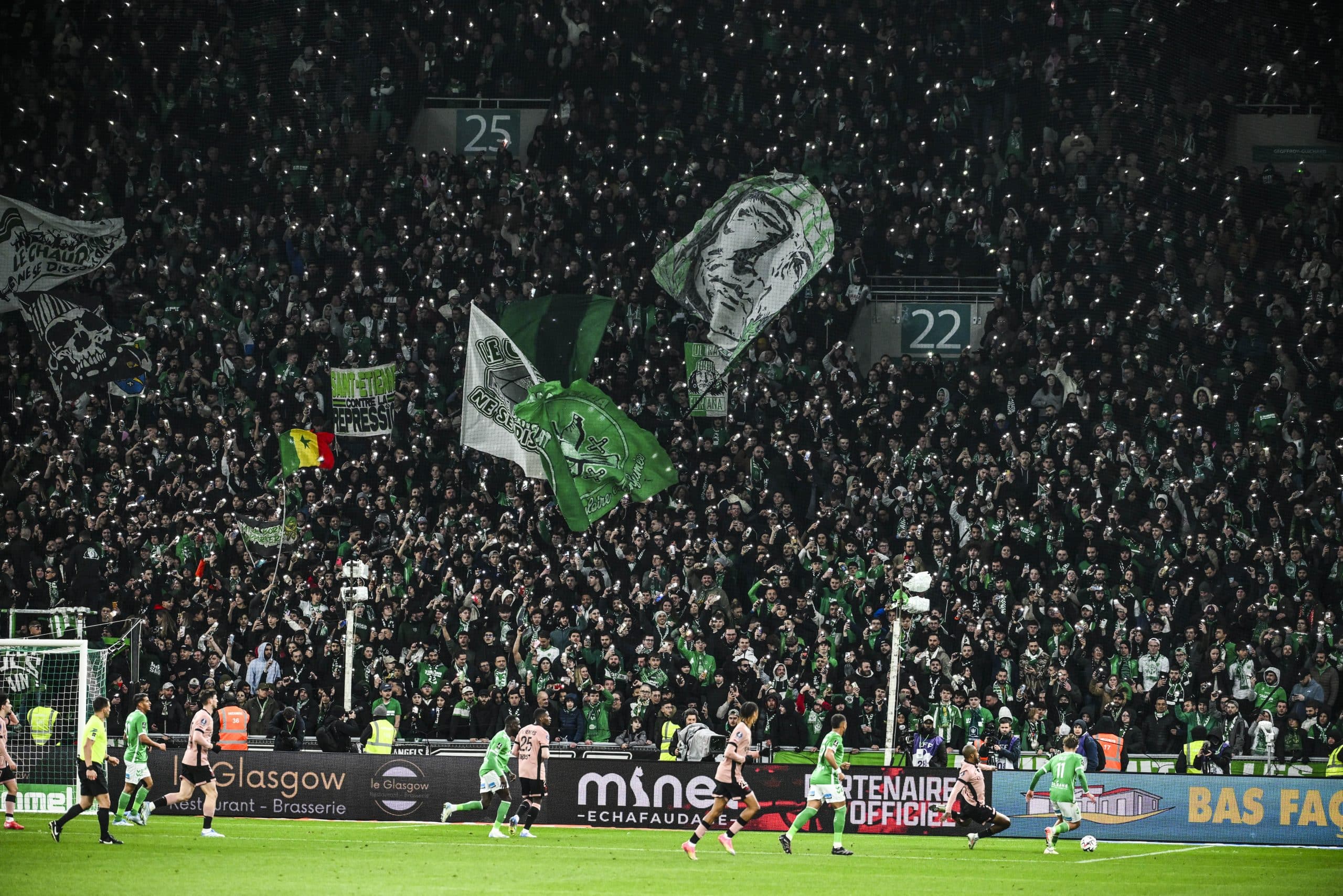 Les supporters stéphanois lors d'ASSE - PSG