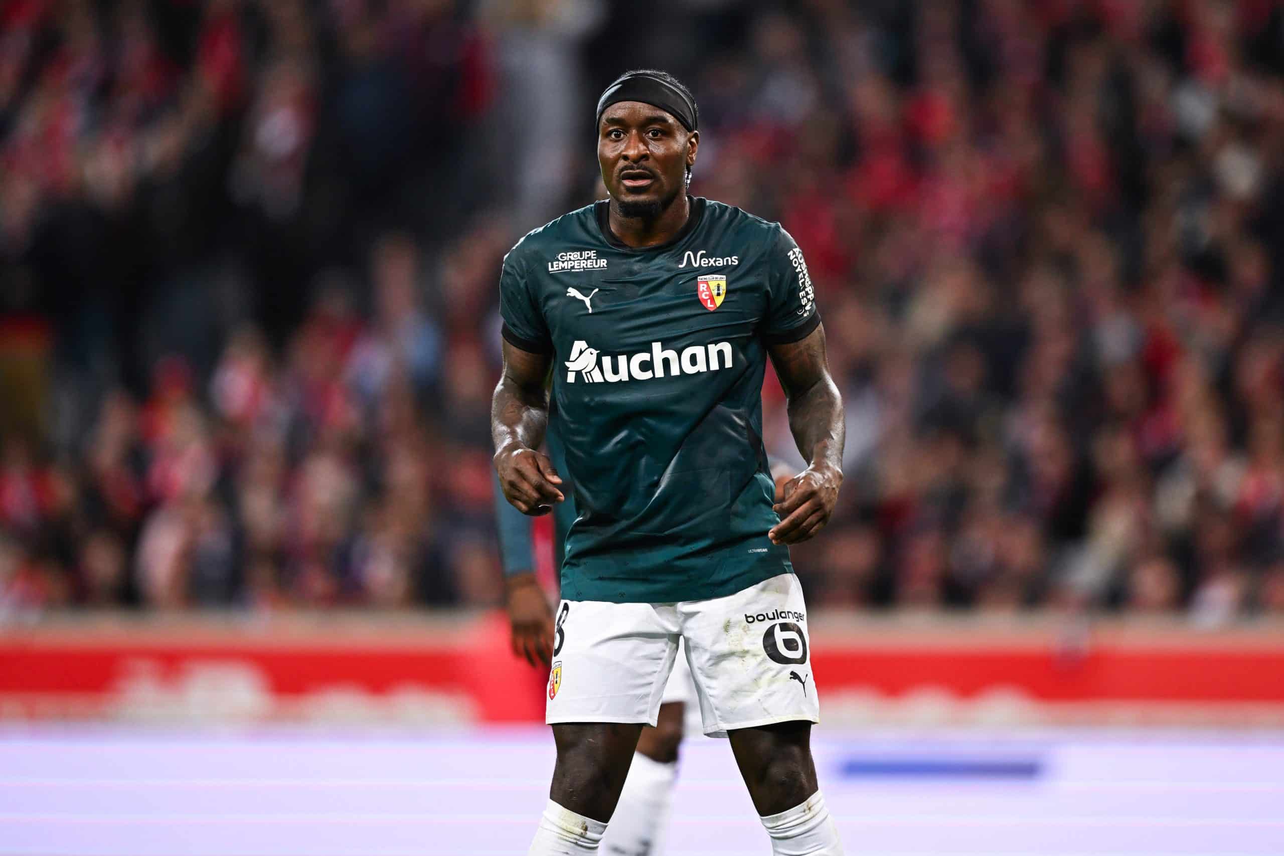 L'attaquant du RC Lens M'Bala Nzola lors du derby à Lille.