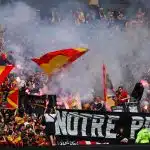 RC Lens – ASSE : pluie de banderoles à Bollaert, la Marek dégomme ses joueurs et les supporters du LOSC