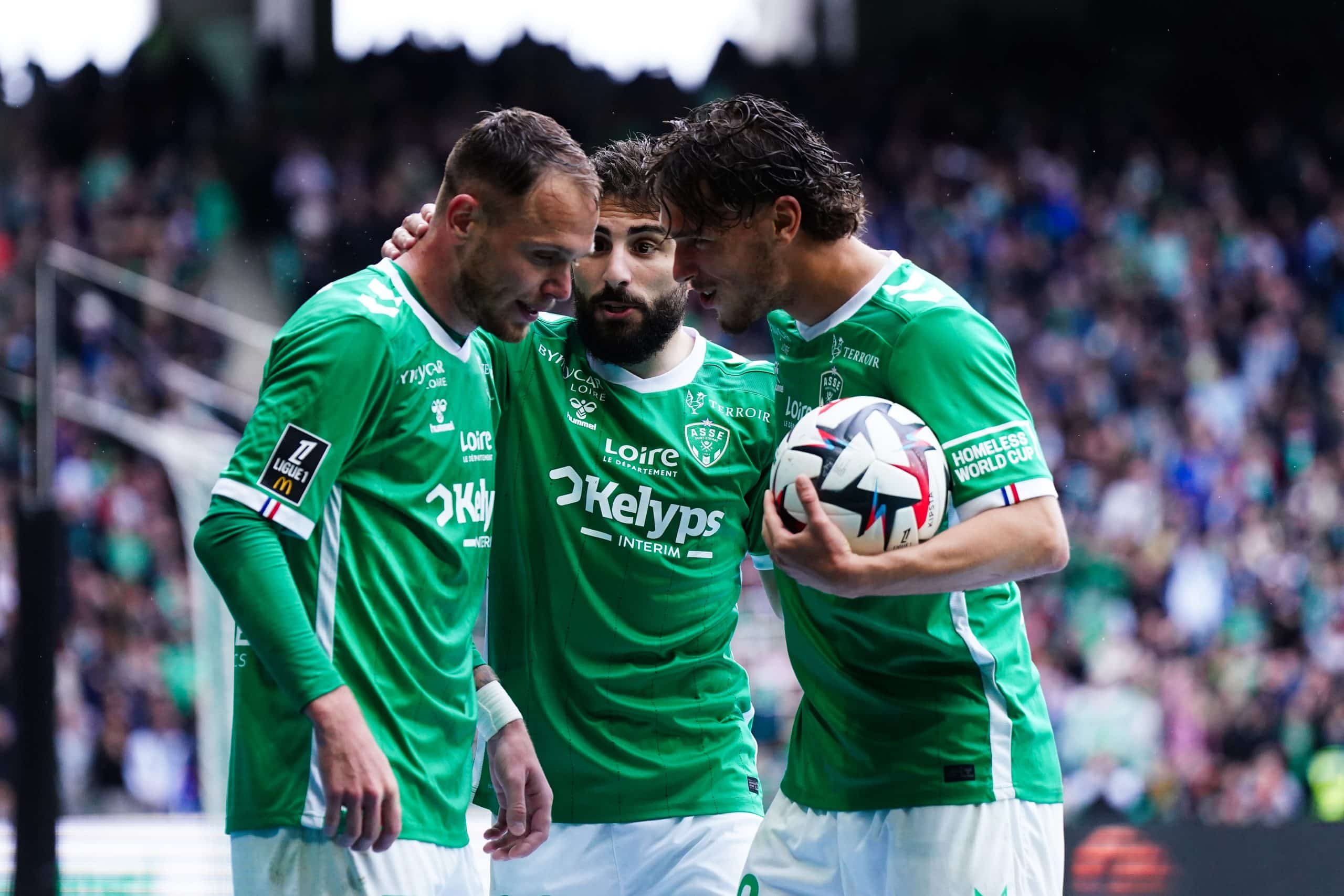 Irvin Cardona, Zuriko Davitashvili et Lucas Stassin