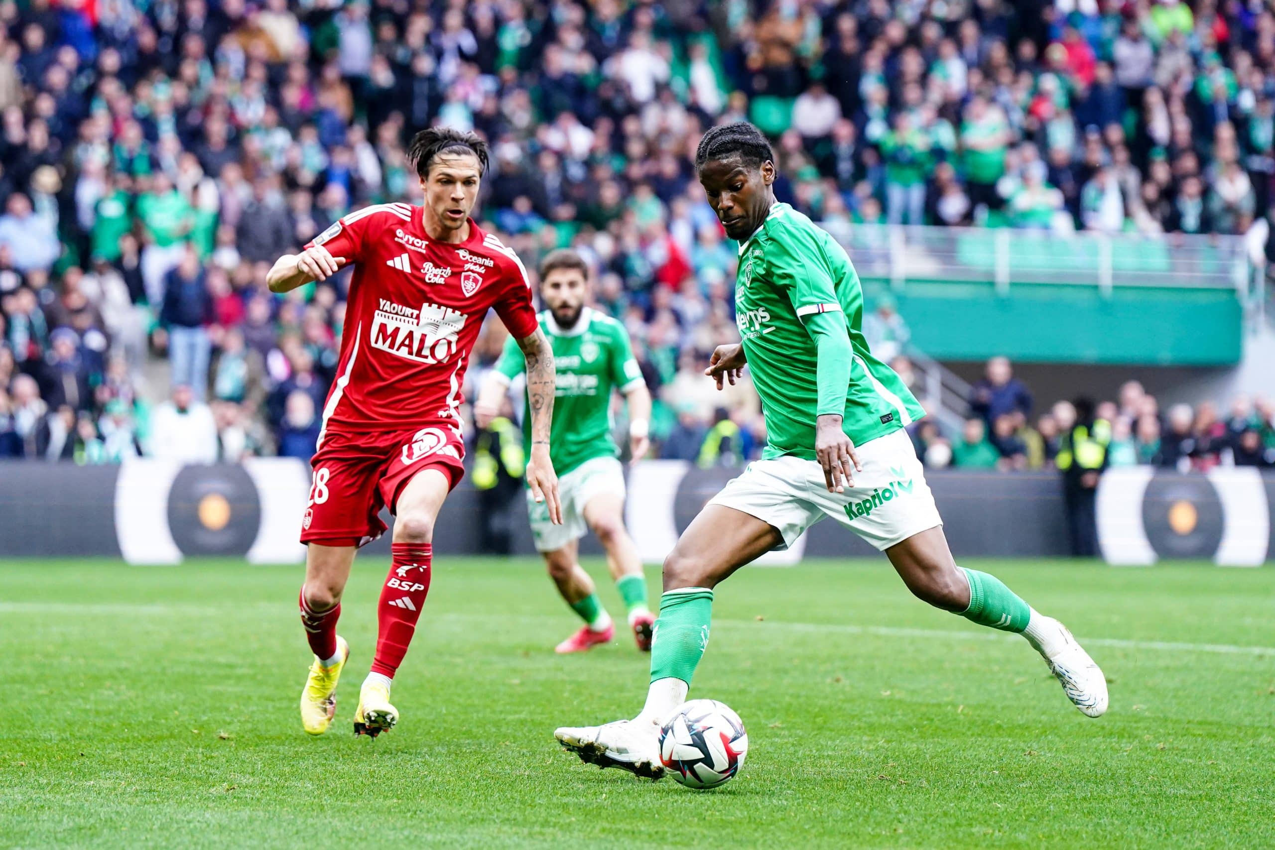 Le milieu de l'ASSE Pierre Ekwah lors du match contre le Stade Brestois.