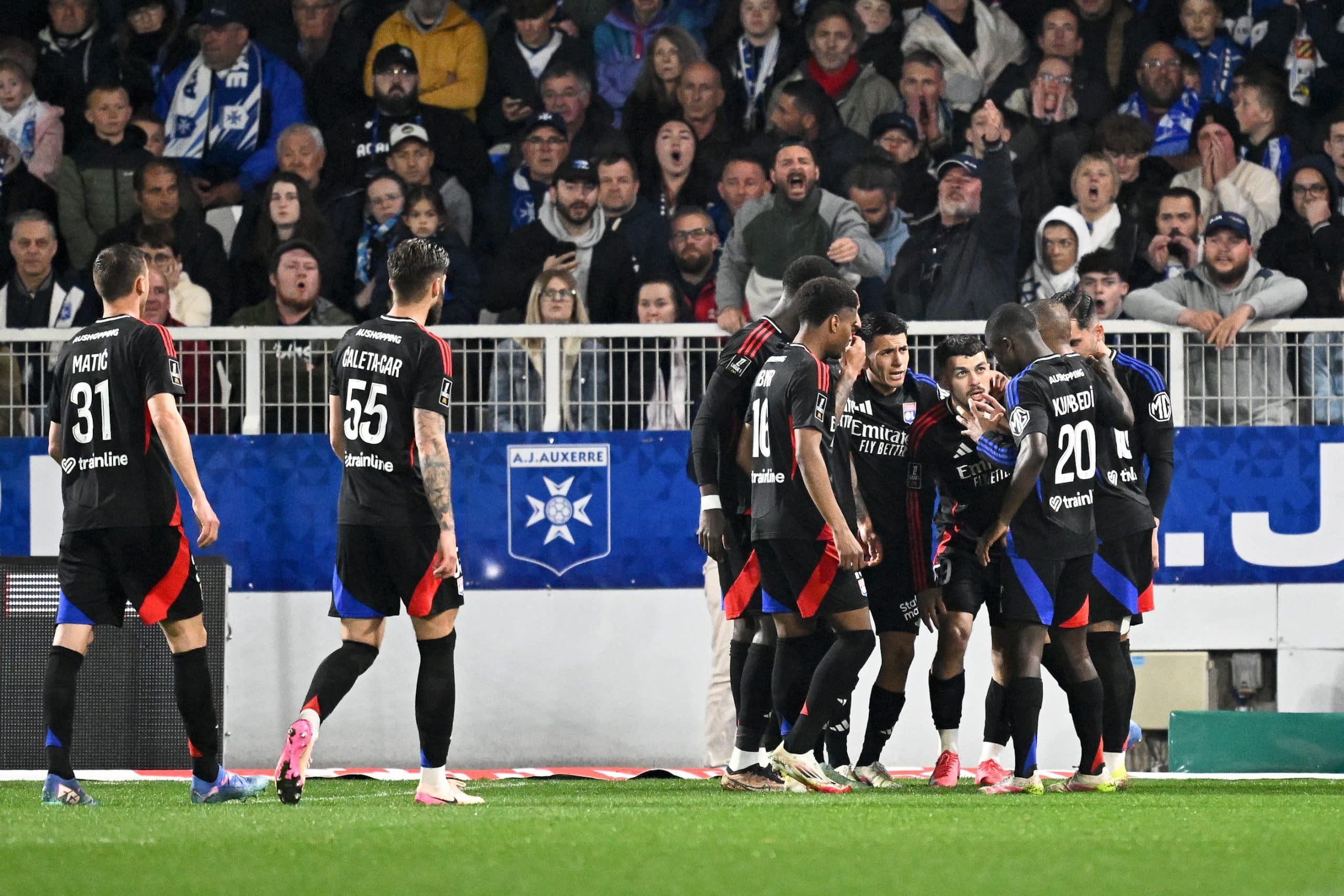 La joie des joueurs de l'OL contre l'AJ Auxerre.