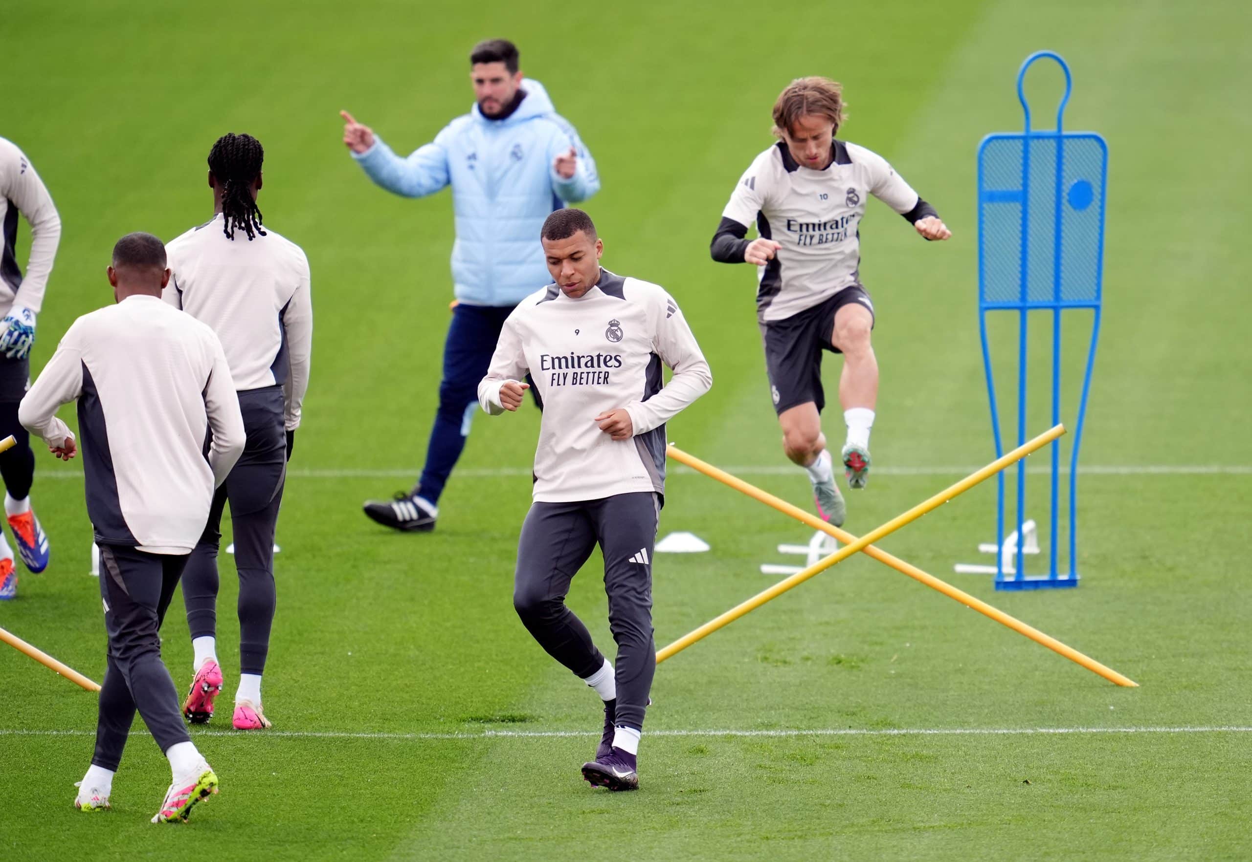 Kylian Mbappé lors d'un entraînement du Real Madrid avant le match contre Arsenal.