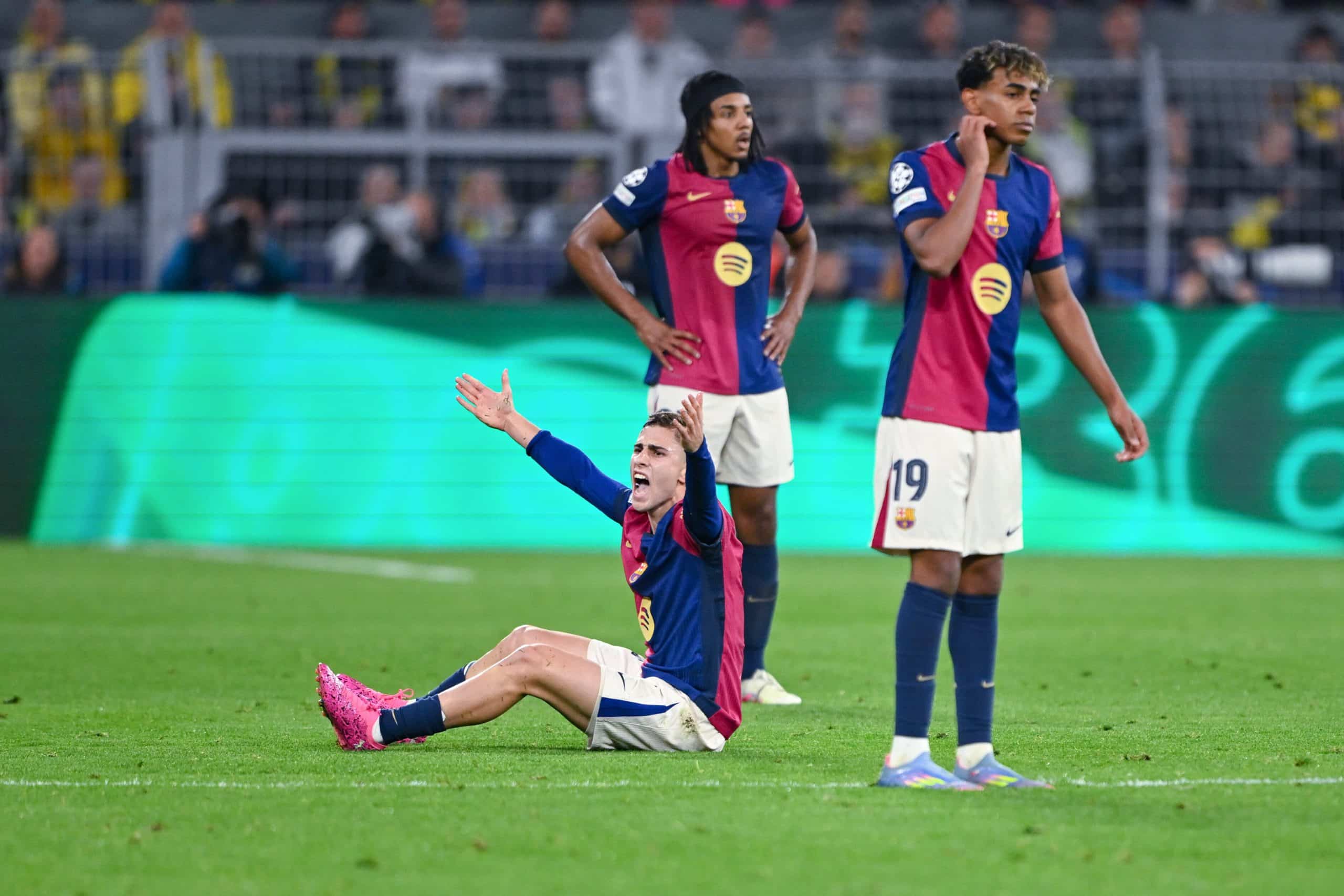 La déception des joueurs du FC Barcelone lors de la défaite à Dortmund.