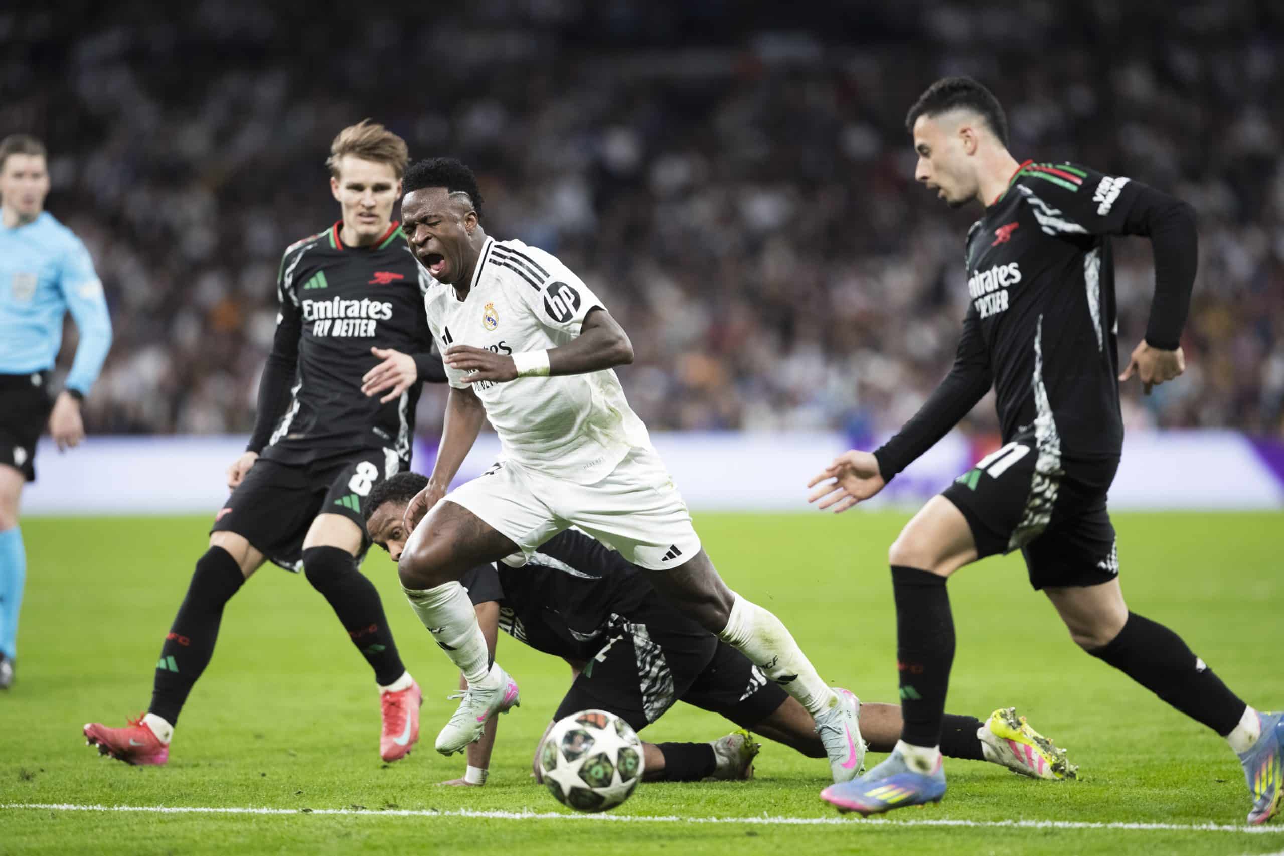 Vinicius Jr chute face à Arsenal...