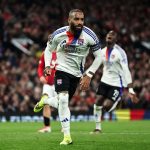 Manchester United – OL : Lacazette, un but, un record, puis des larmes (vidéo)