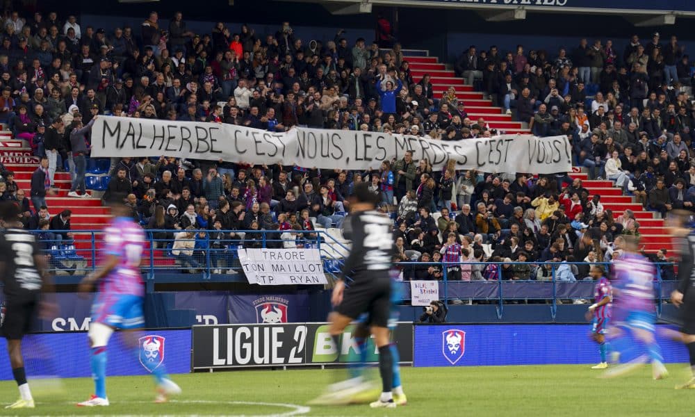 Les ultras du SM Caen, lors du match contre Martigues.