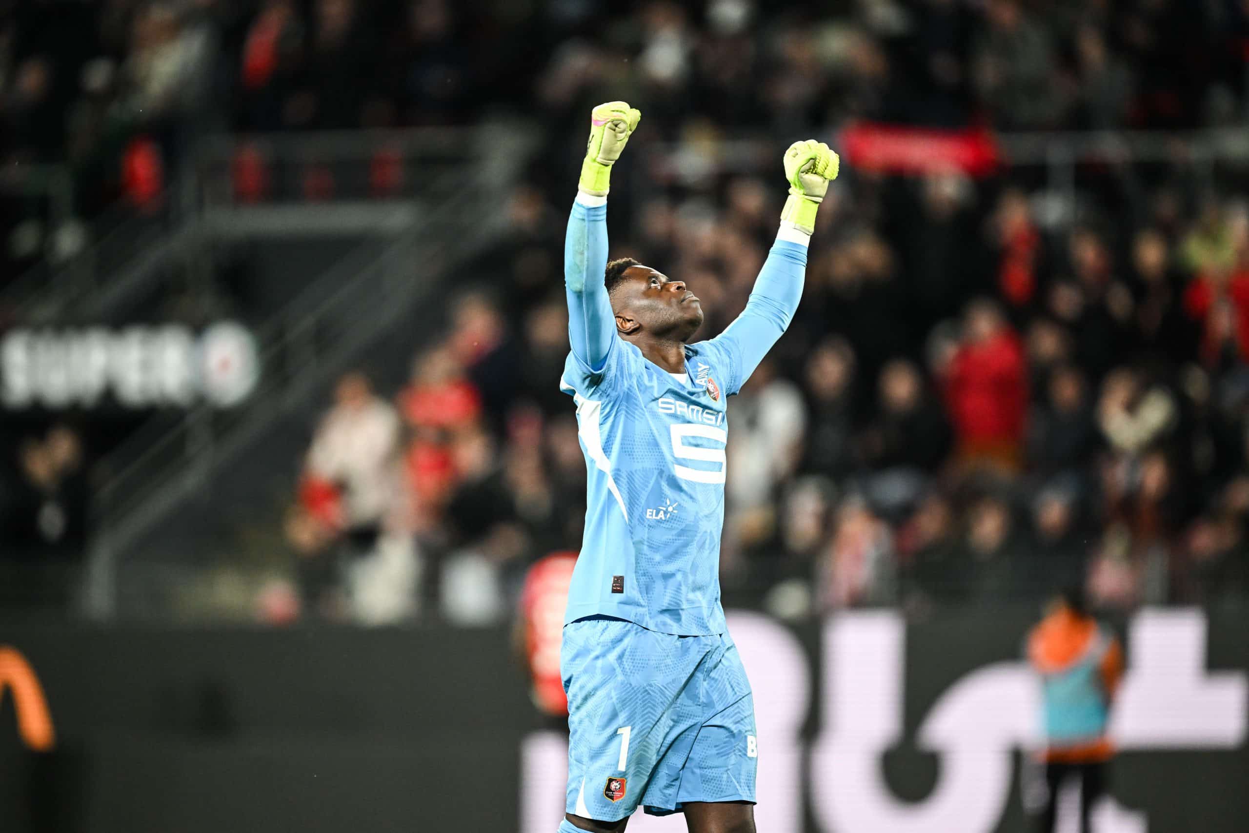 La joie de Brice Samba lors de Stade Rennais - FC Nantes
