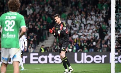 Le gardien de l'OL Rémy Descamps lors du derby à Saint-Etienne.