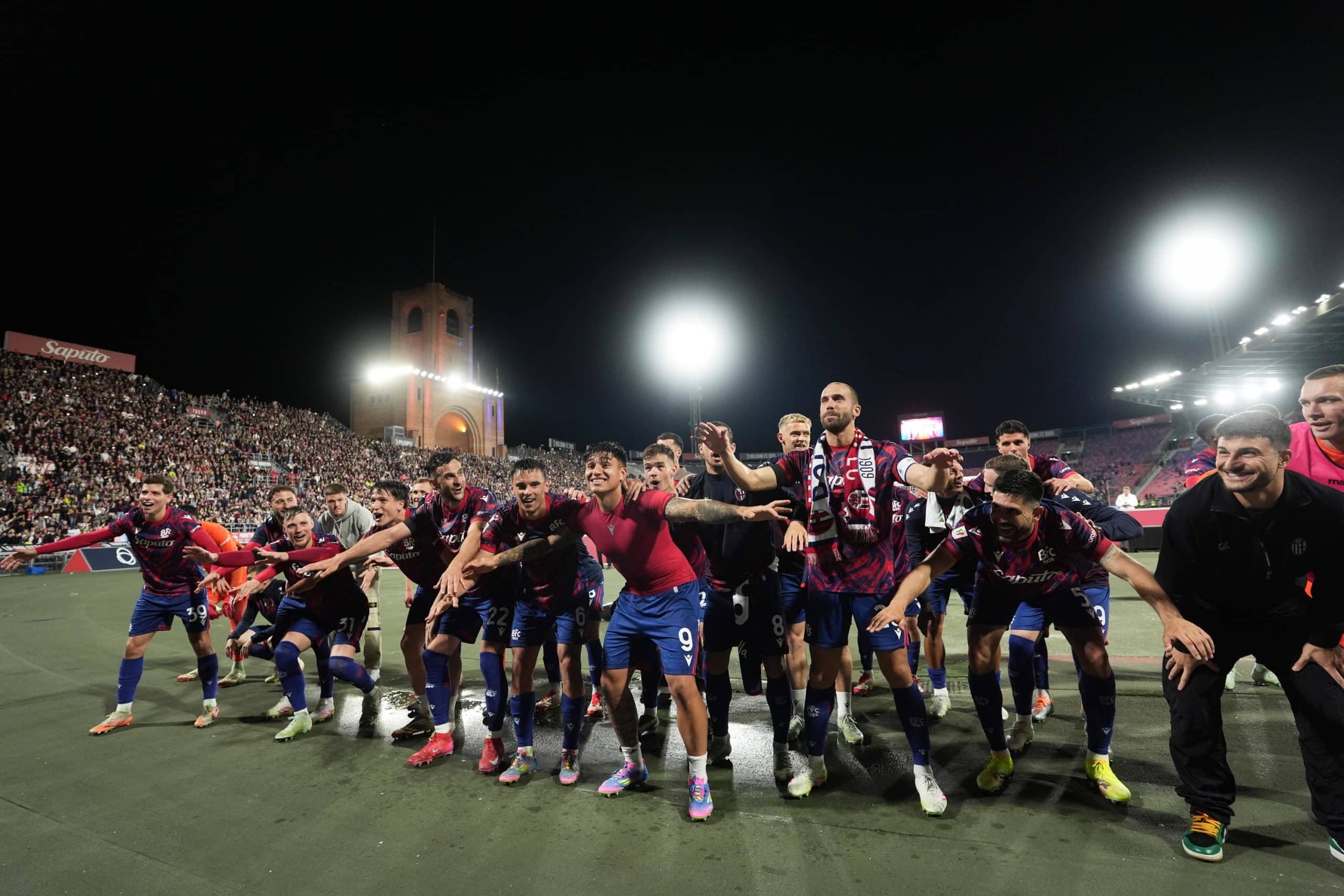 La joie des joueurs de Bologne après leur qualification pour la finale de la Coupe d'Italie.