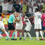 FC Barcelone : la saison n&rsquo;a pas commencé, déjà une énorme polémique arbitrale avec le Real Madrid !