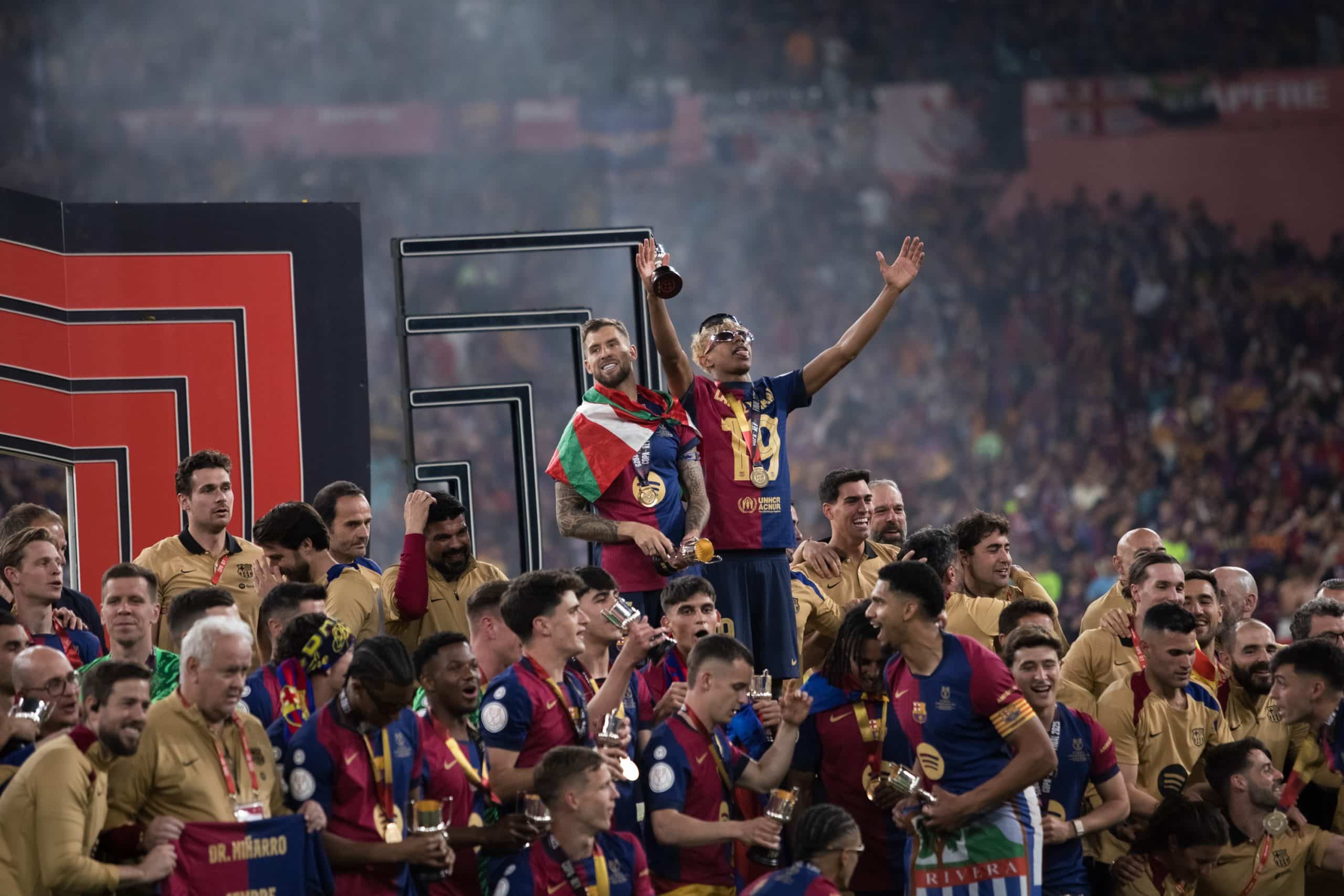 La joie des Barcelonais après la victoire en Coupe du Roi sur le Real Madrid.