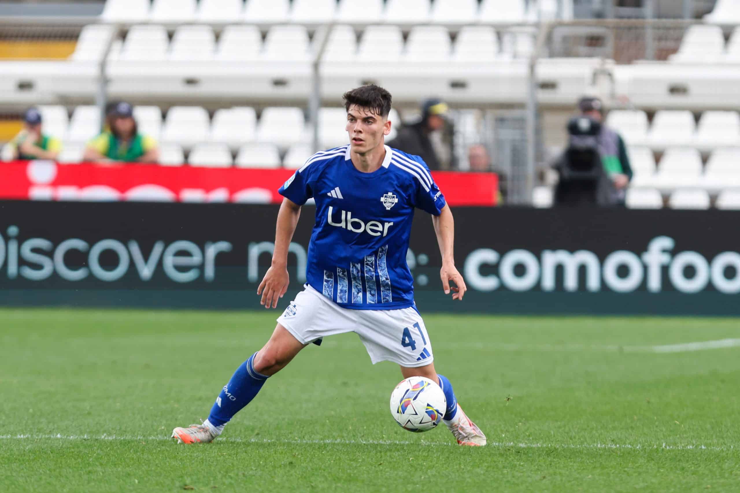 Le latéral gauche Alex Valle, formé au FC Barcelone, vient de s'engager avec Côme.