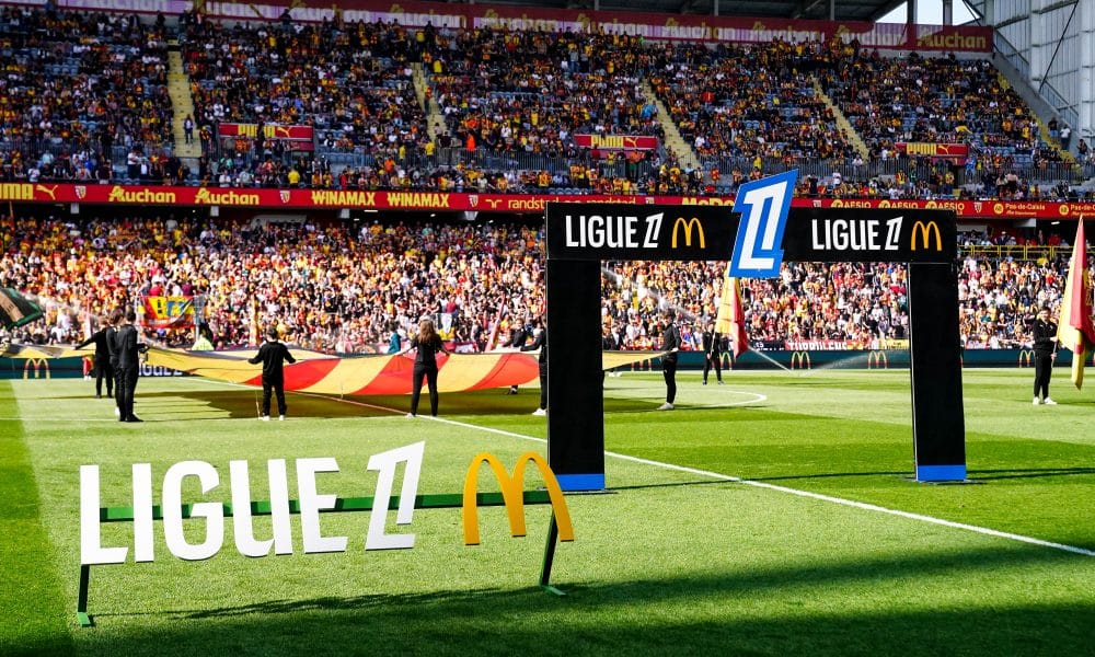 Le logo de la Ligue 1, avant un match à Bollaert.
