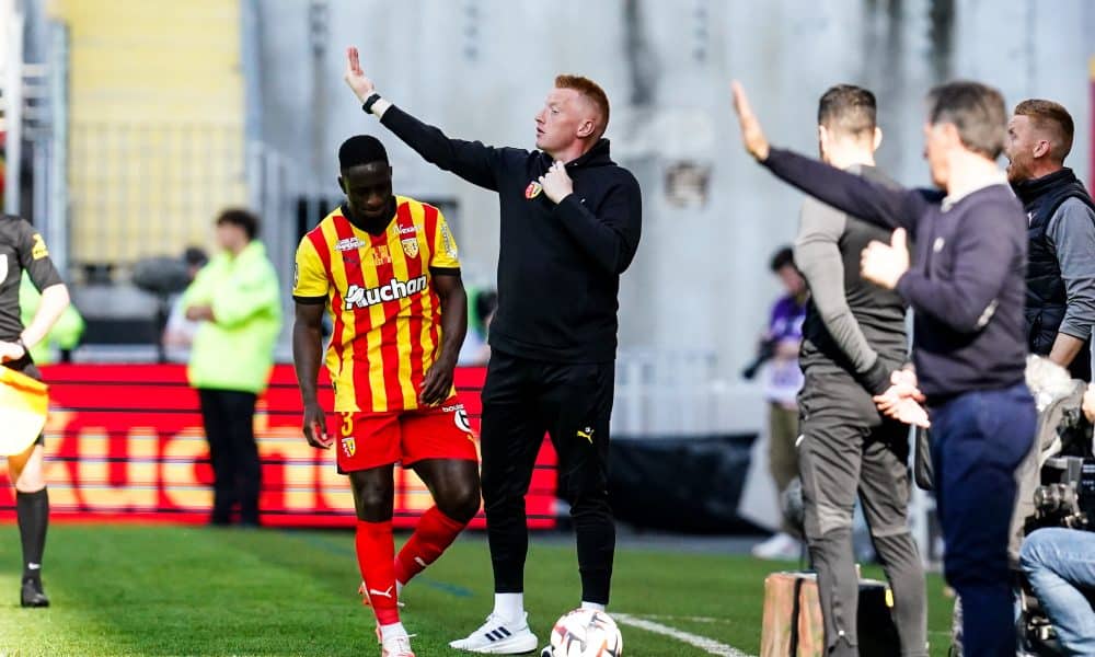 L'entraîneur du RC Lens, Will Still, lors du match contre Auxerre.