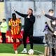 L'entraîneur du RC Lens, Will Still, lors du match contre Auxerre.