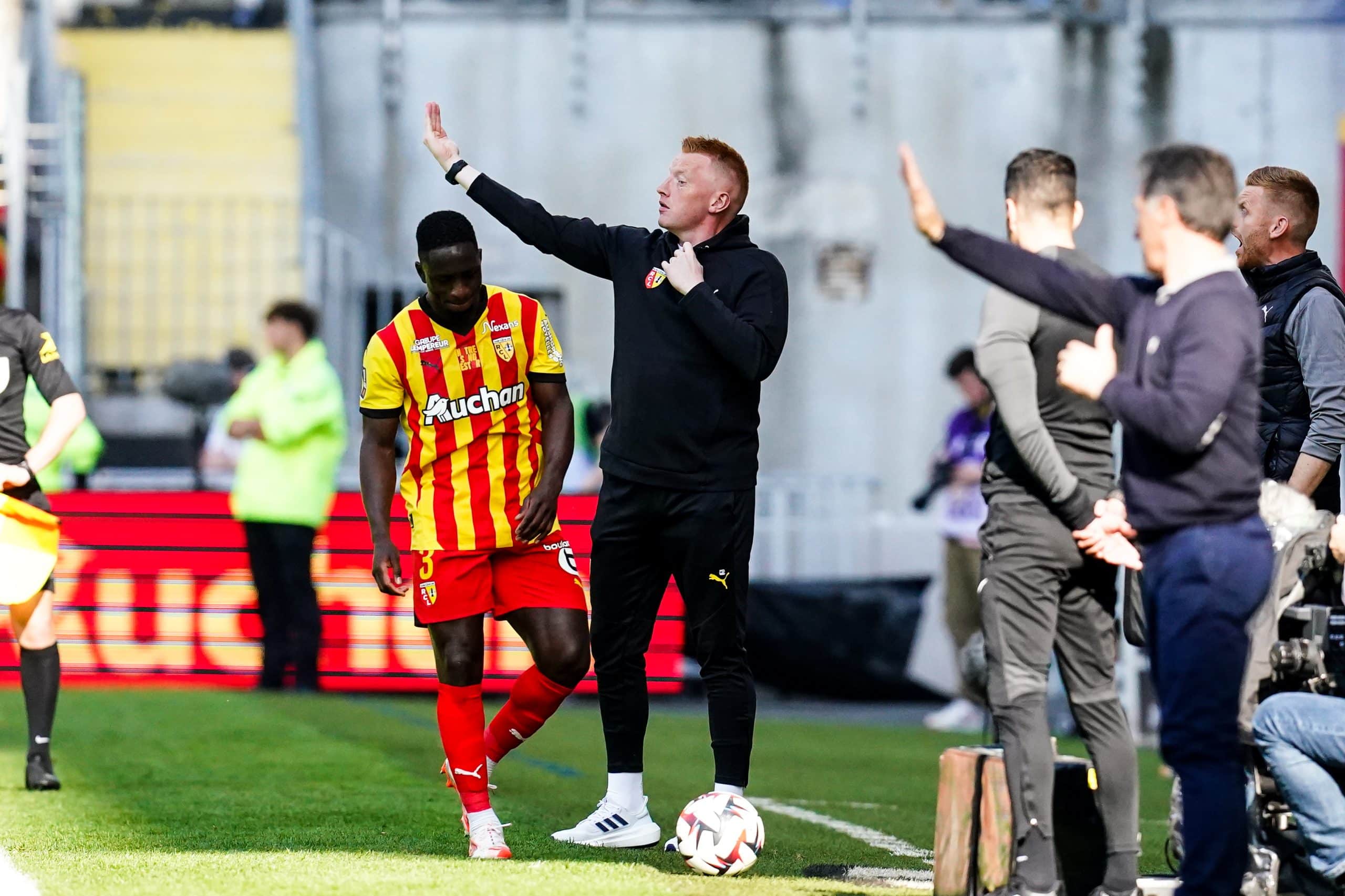 L'entraîneur du RC Lens, Will Still, lors du match contre Auxerre.