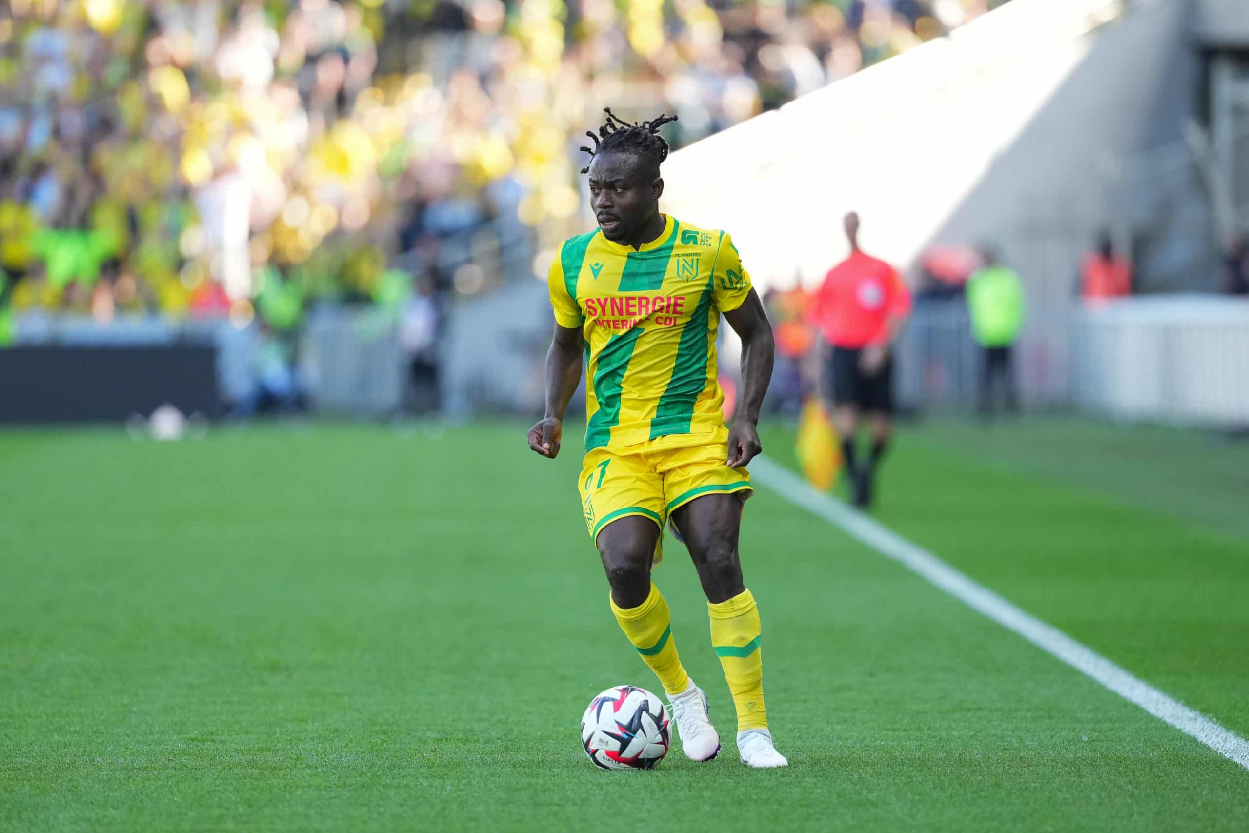 L'ailier du FC Nantes Moses Simon en action.