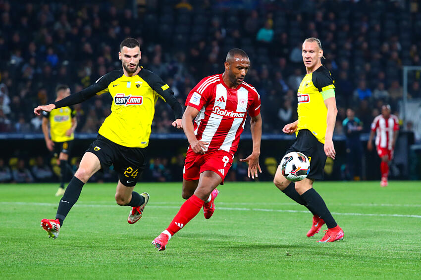 Ayoub El Kaabi à l'Olympiacos