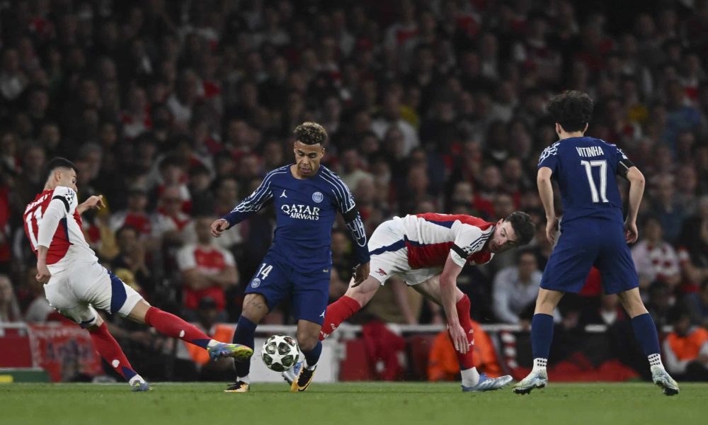 Désiré Doue (PSG) sur le terrain d'Arsenal.
