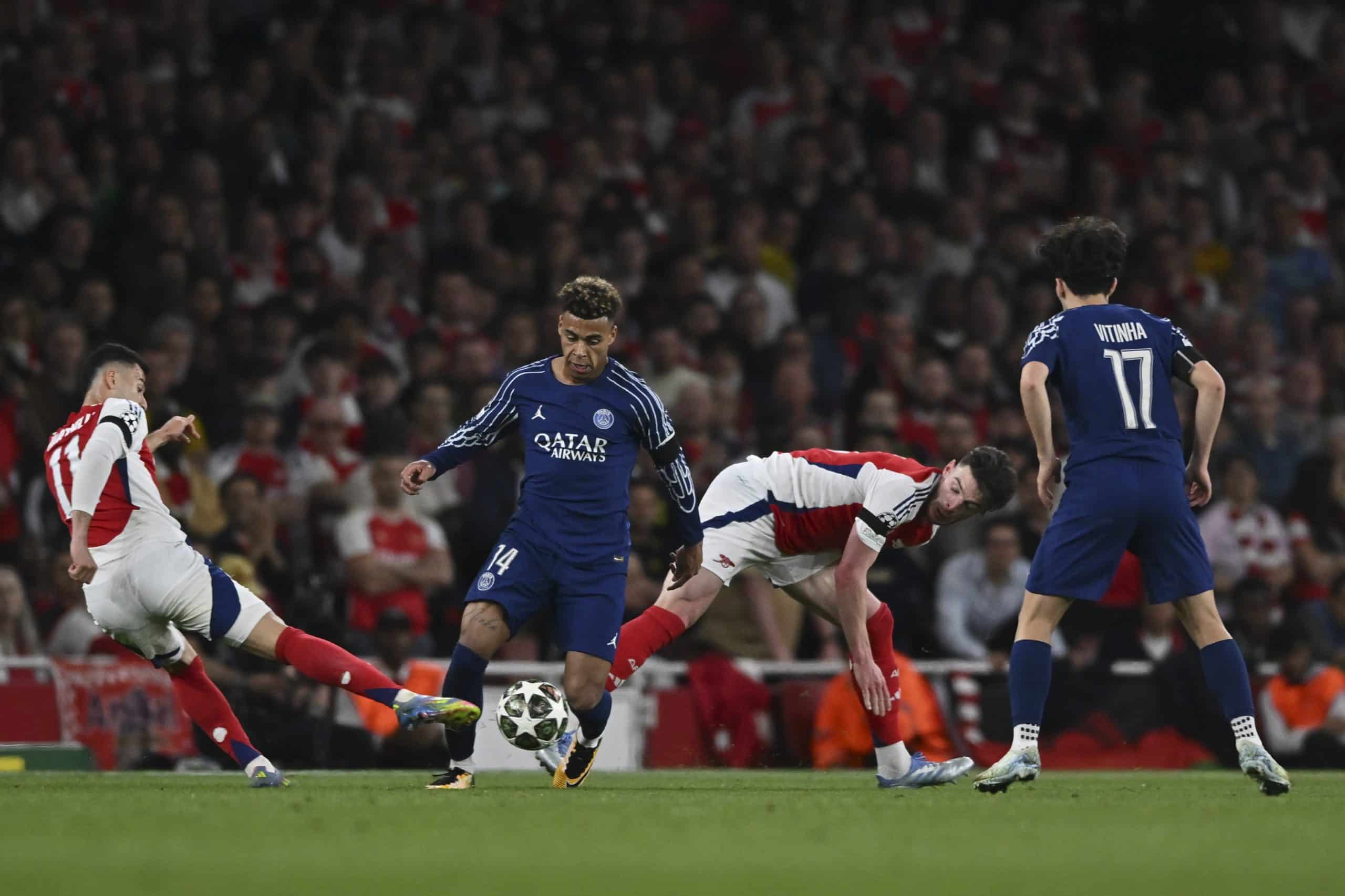 Désiré Doue (PSG) sur le terrain d'Arsenal.