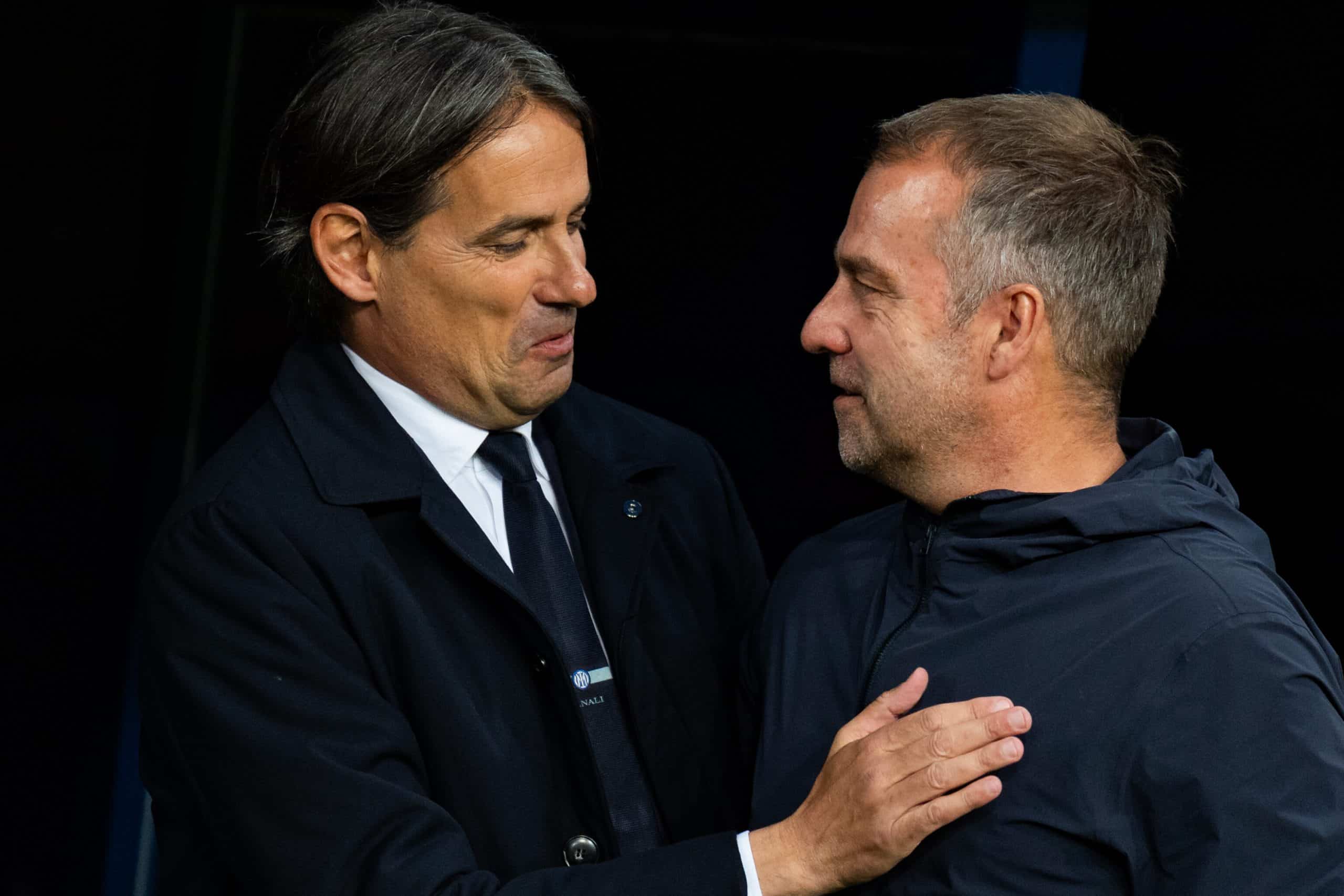Hansi Flick avec Simone Inzaghi avant FC Barcelone - Inter Milan