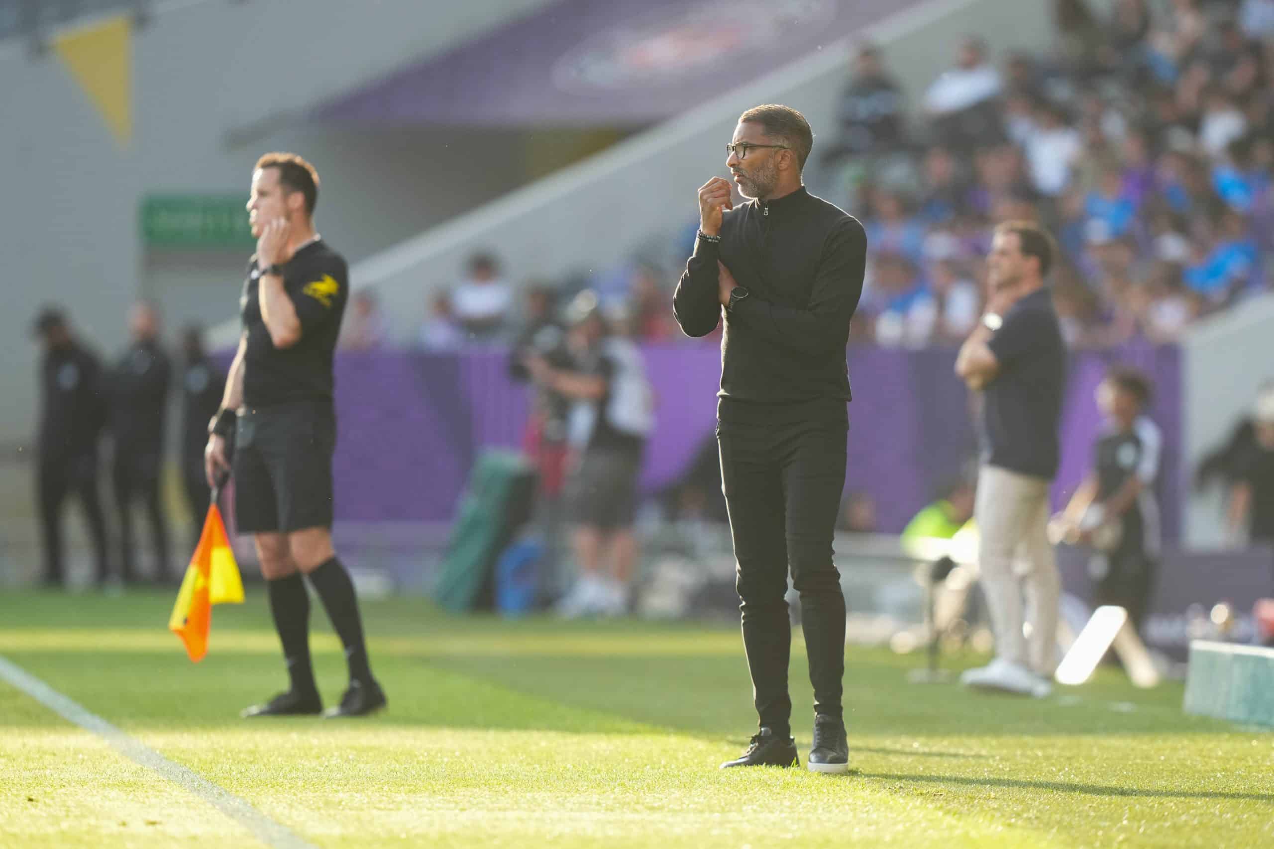 L'entraîneur du Stade Rennais, Habib Beye, lors du match à Toulouse.