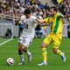 Chirivella, du FC Nantes, au marquage d'un joueur du SCO d'Angers.