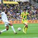 Le milieu du FC Nantes Louis Leroux, en action contre le SCO d'Angers.