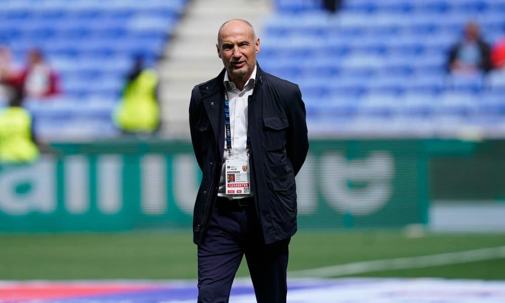 Le directeur général du RC Lens, Pierre Dréossi, avant le match à Lyon.