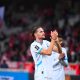 Adrien Rabiot, saluant les supporters de l'OM après le match à Lille.