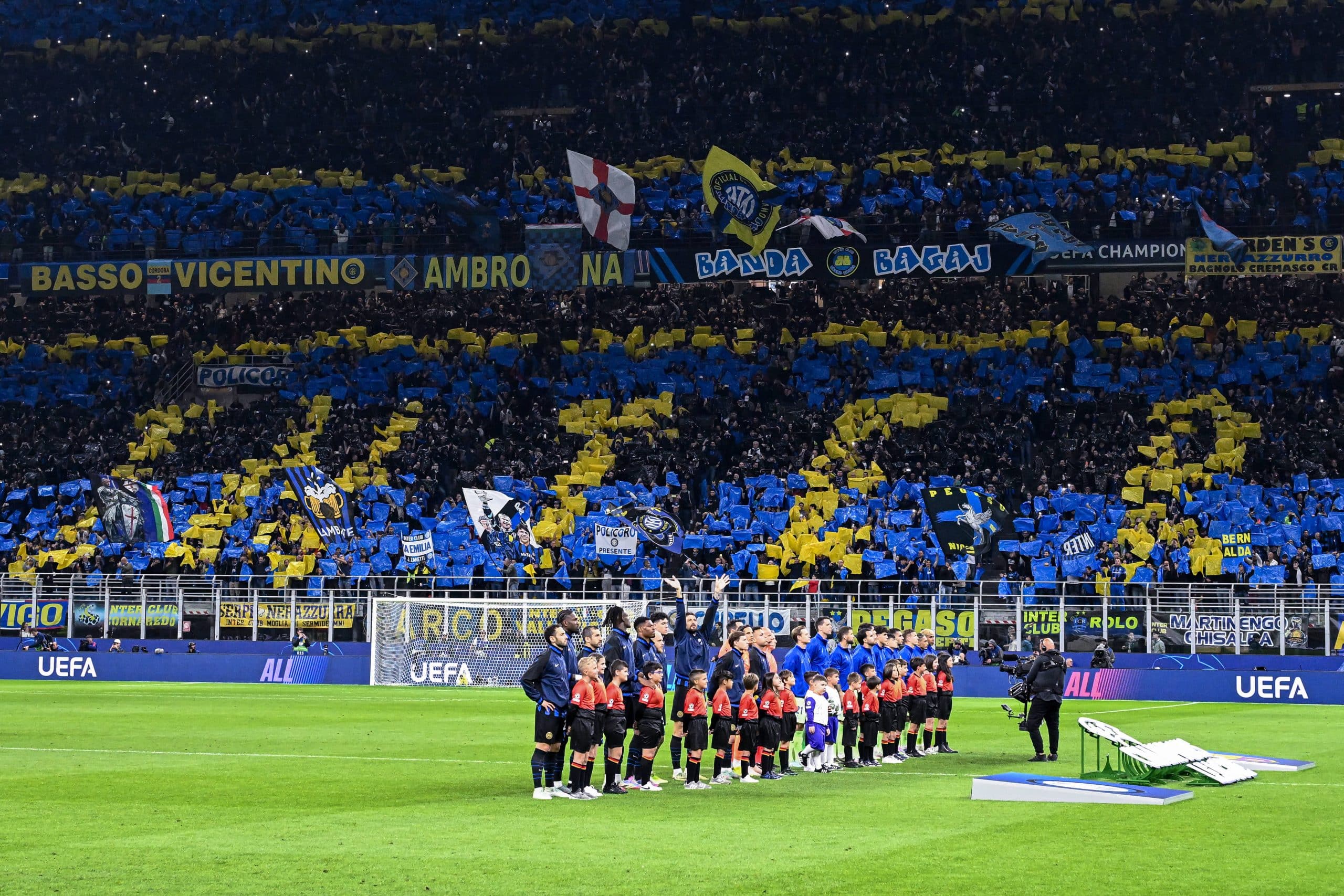 Le tifo des supporters de l'Inter Milan lors de la demi-finale de Champions League face au FC Barcelone.