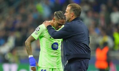 Raphinha et Hansi Flick, le coach du FC Barcelone.