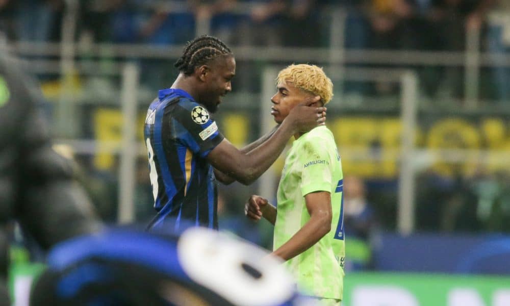 L'ailier du FC Barcelone Lamine Yamal, consolé par Marcus Thuram (Inter).