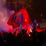 PSG : le récit glaçant d&rsquo;un supporter parisien, victime de violences policières après la victoire face à Arsenal