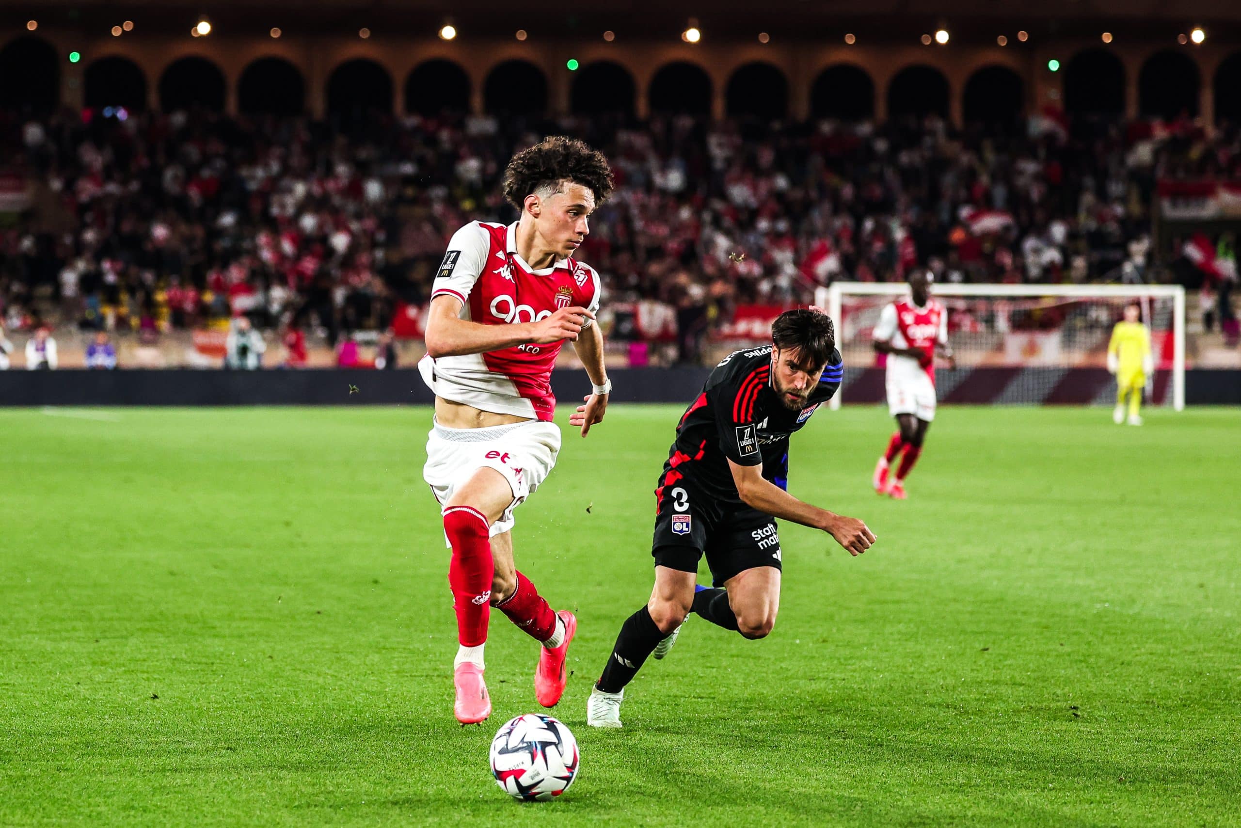 Le jeune attaquant de l'AS Monaco Maghnes Akliouche, lors d'un match face à l'OL.