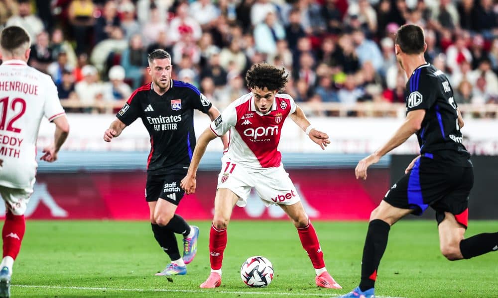 L'attaquant de l'AS Monaco Maghnes Akliouche lors d'un match face à l'OL.