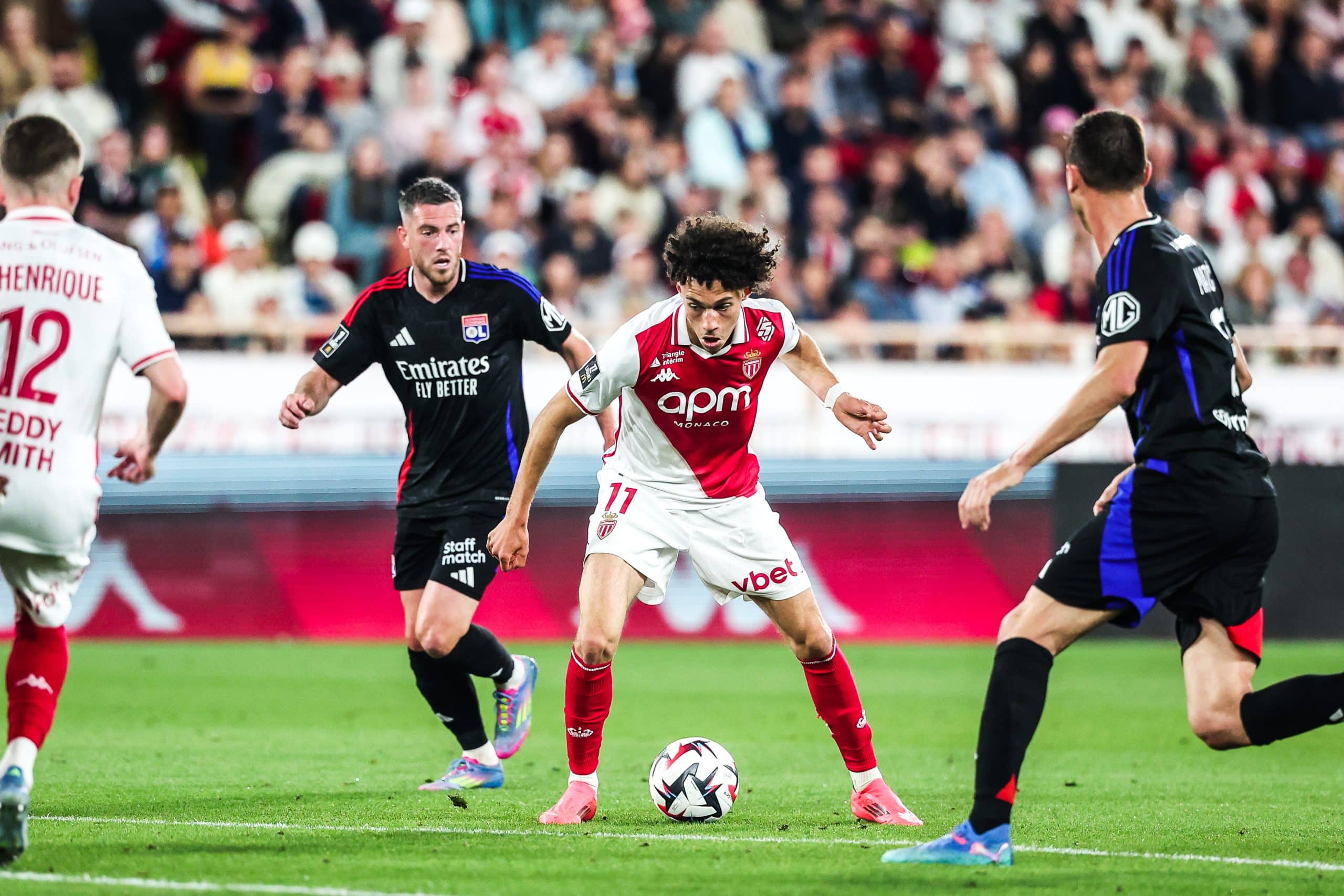 L'attaquant de l'AS Monaco Maghnes Akliouche lors d'un match face à l'OL.