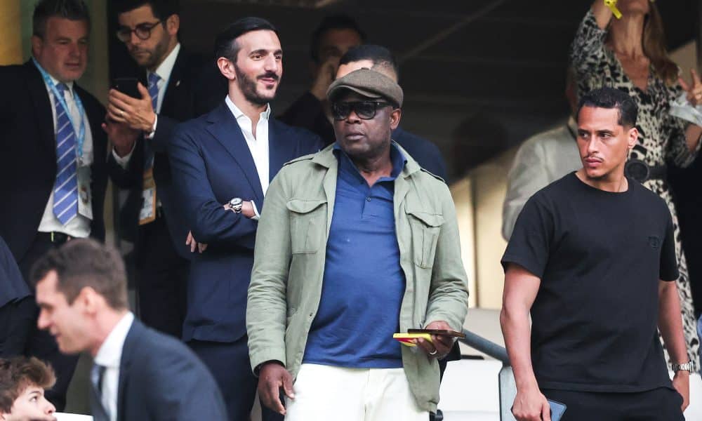 Basile Boli lors d'un match de l'OM au Vélodrome.