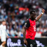 Stade Rennais Mercato : un géant italien vise Arnaud Kalimuendo