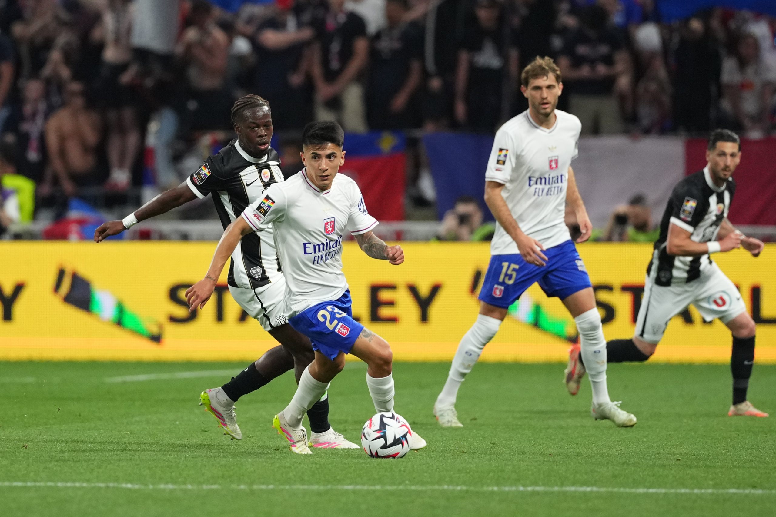 Thiago Almada, lors de son dernier match sous le maillot de l'OL, contre Angers.