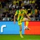 Le milieu du FC Nantes Louis Leroux en action lors d'un match à la Beaujoire.