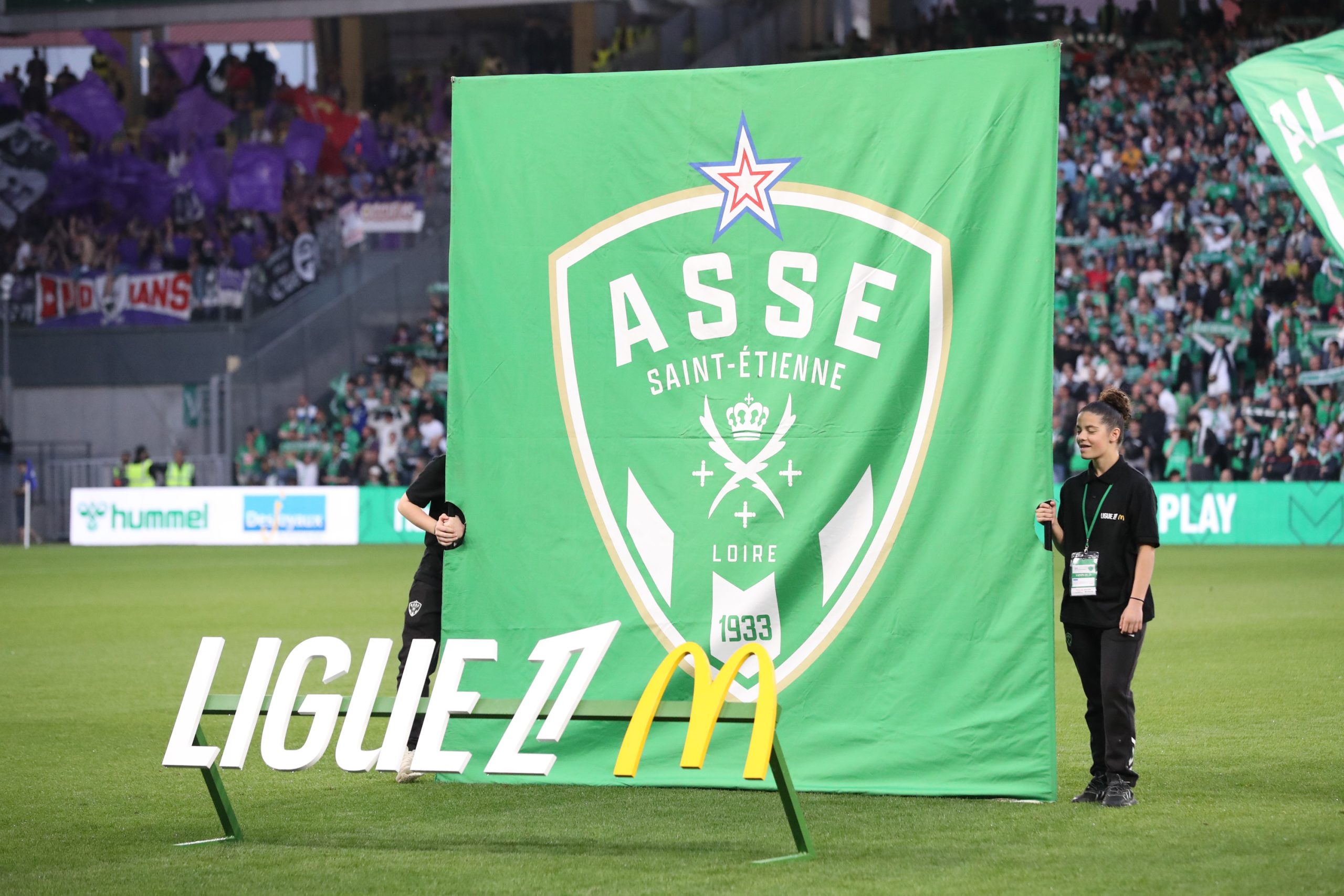 Logo de l'AS Saint-Etienne avant un match de Ligue 1 la saison dernière.