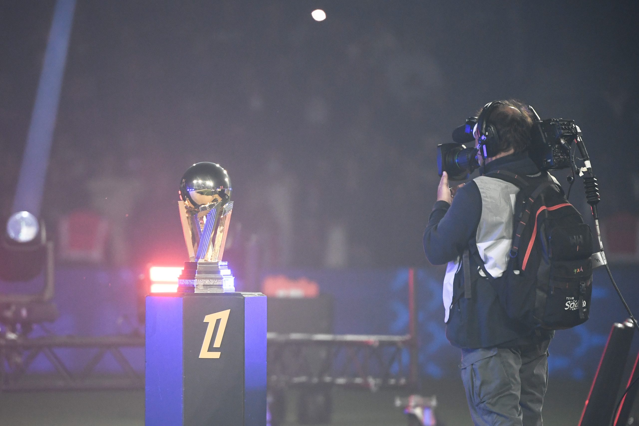 Le nouveau trophée du champion de France.
