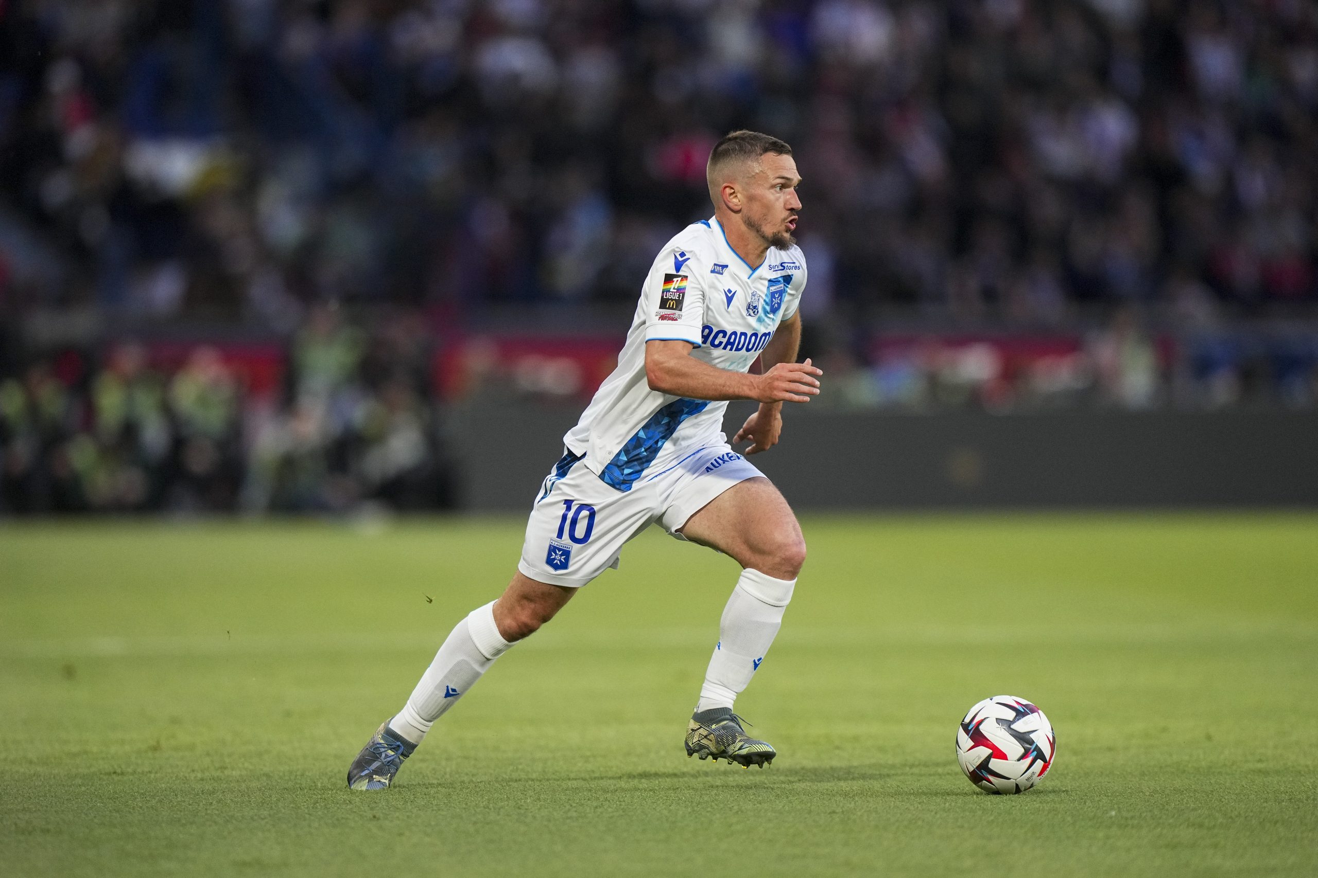 L'ailier de l'AJA Gaëtan Perrin est dans le viseur du RC Lens.