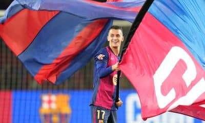 Marc Casado célébrant le titre de champion d'Espagne du FC Barcelone.