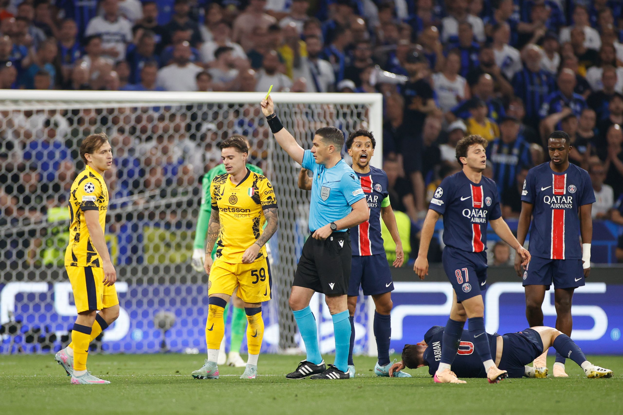 Le Roumain Kovacs lors de la finale de Champions League entre le PSG et l'Inter Milan.