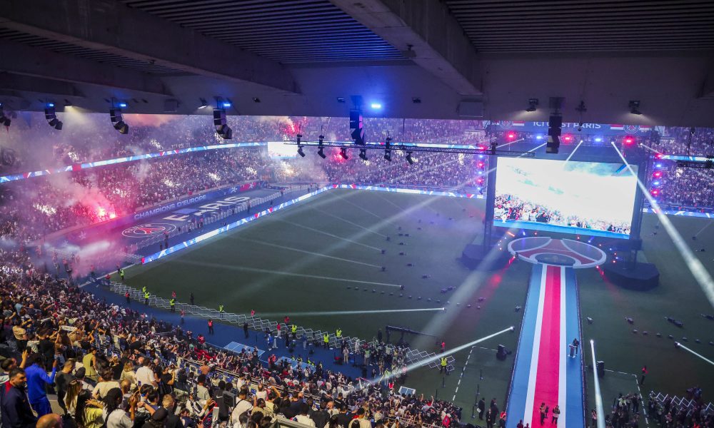 Vue du Parc des Princes lors des célébrations du titre de champion d'Europe.